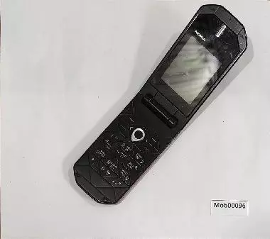 Сотовый телефон NOKIA  7070d-2 раскладушка, без АКБ, задней крышки, экран не разбит
